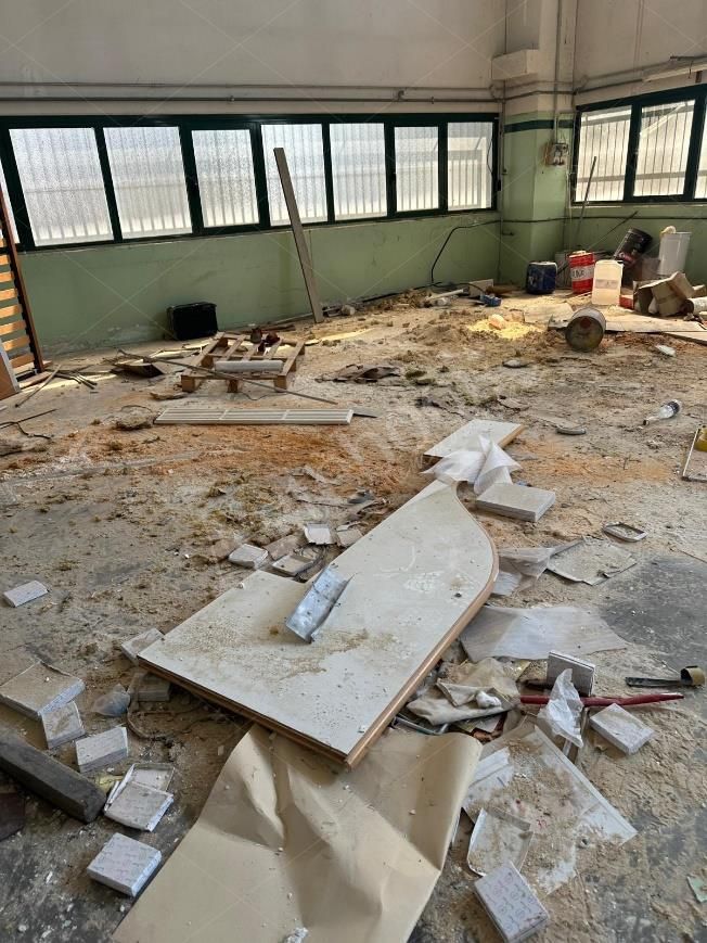 Porzione di complesso artigianale con area pertinenziale in Recanati