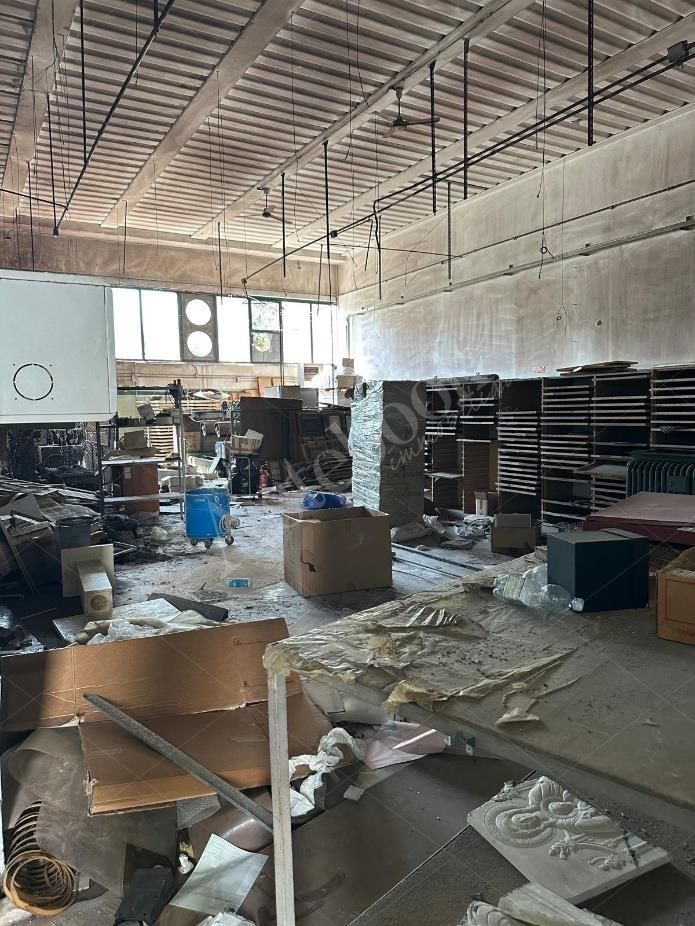 Porzione di complesso artigianale con area pertinenziale in Recanati