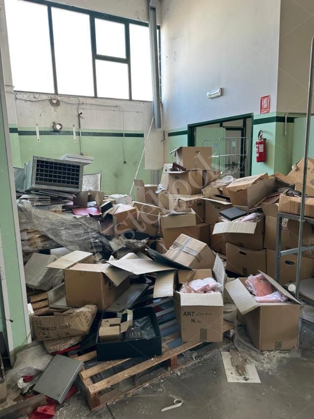 Porzione di complesso artigianale con area pertinenziale in Recanati