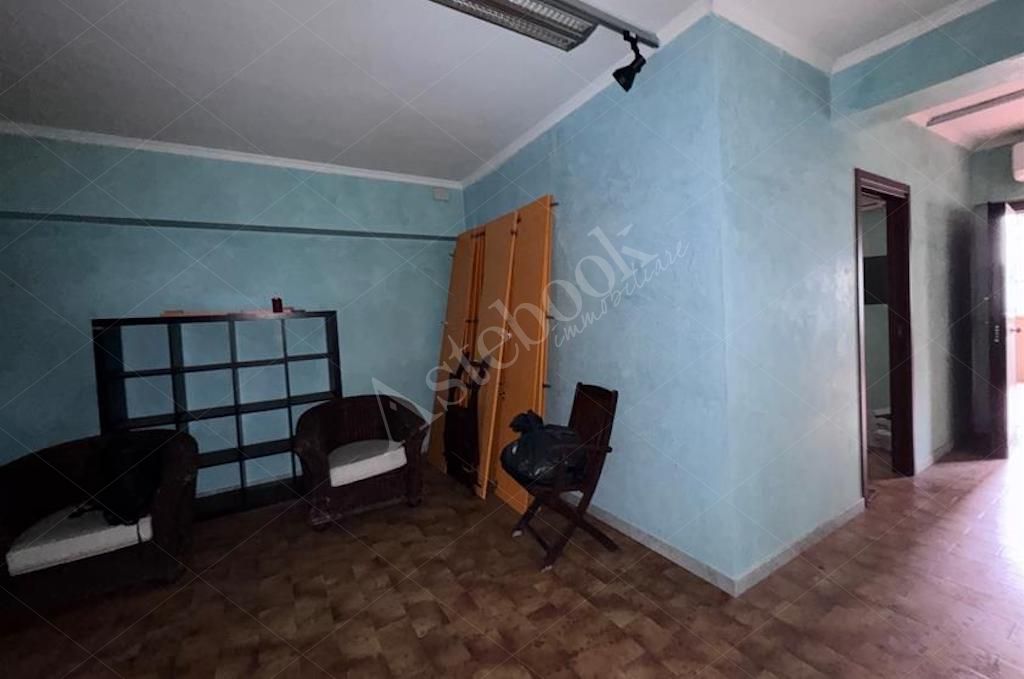Ufficio al secondo piano in contesto residenziale in Roma