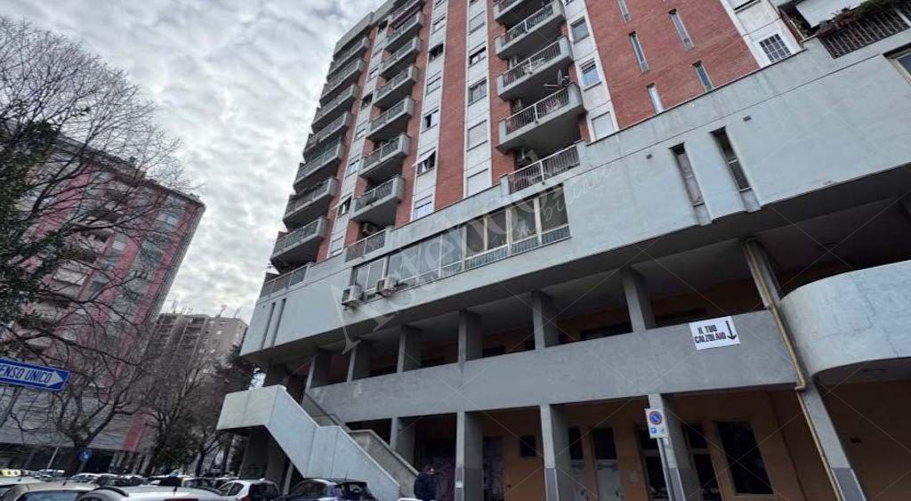 Ufficio al secondo piano in contesto residenziale in Roma