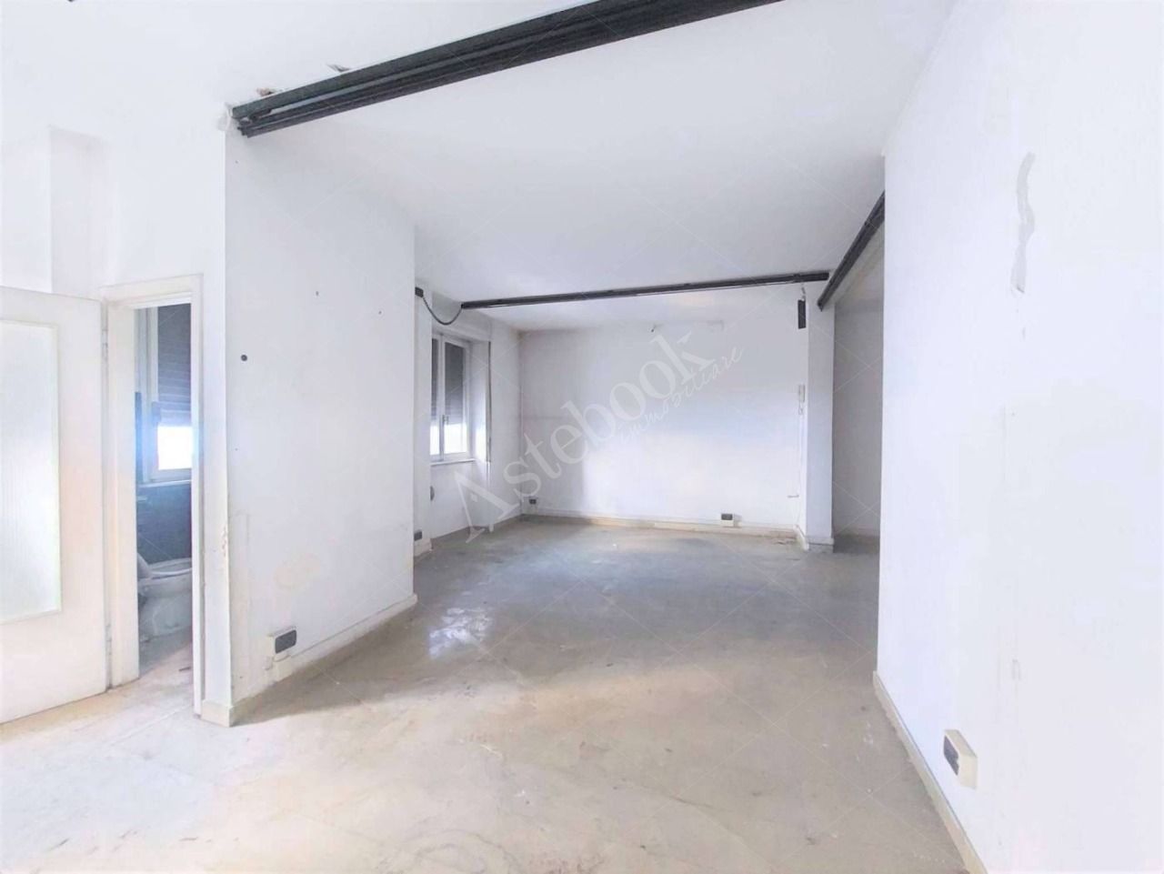 Unit� immobiliare ad uso ufficio al piano rialzato in Mariano Comense