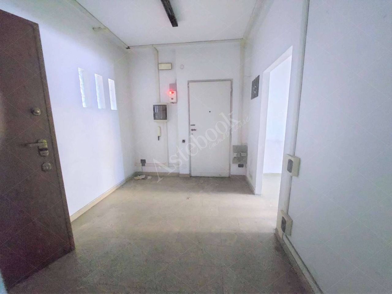 Unit� immobiliare ad uso ufficio al piano rialzato in Mariano Comense