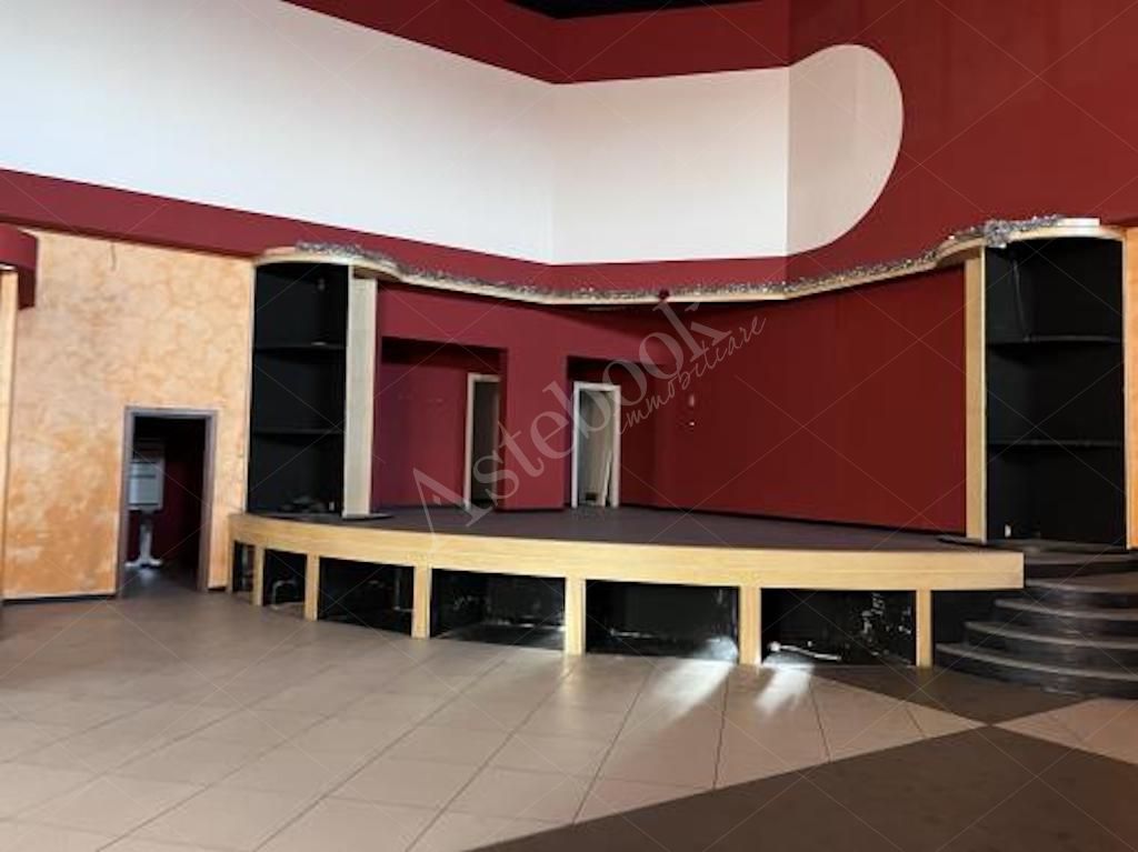 Porzione di capannone commerciale con soppalco in Cazzago San Martino
