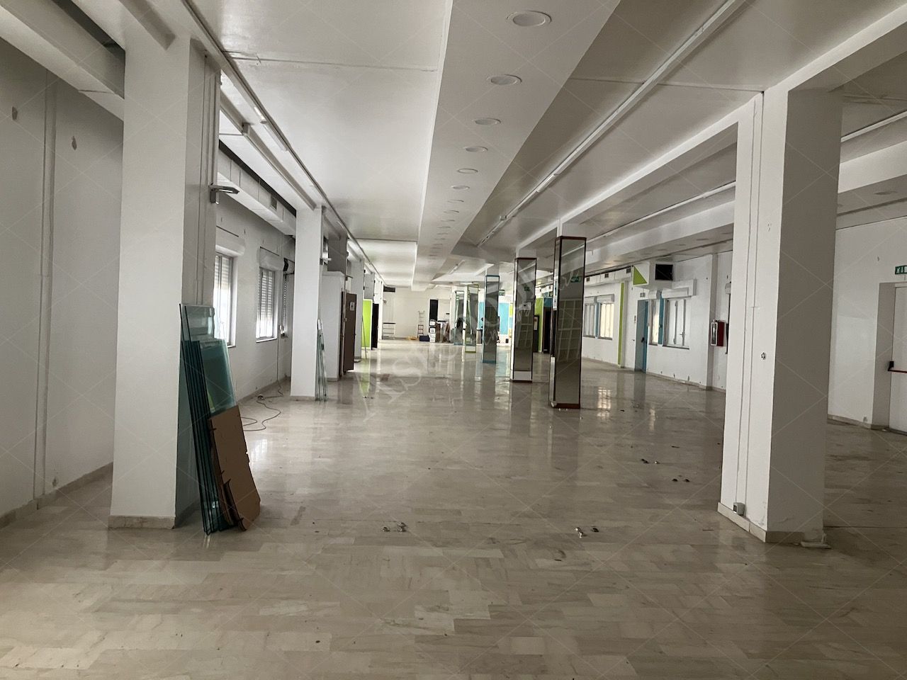 Due immobili commerciali - direzionali in Palermo