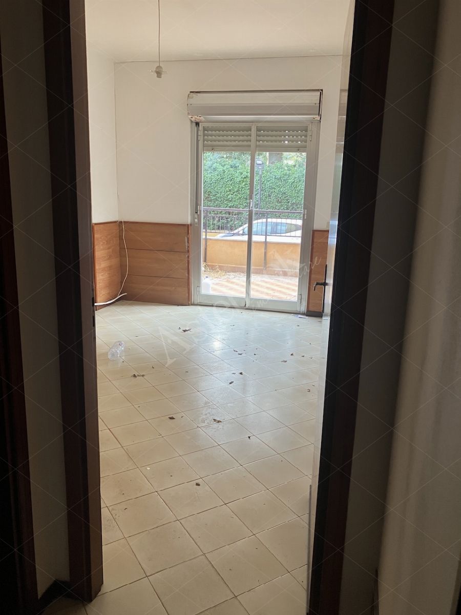 Due immobili commerciali - direzionali in Palermo
