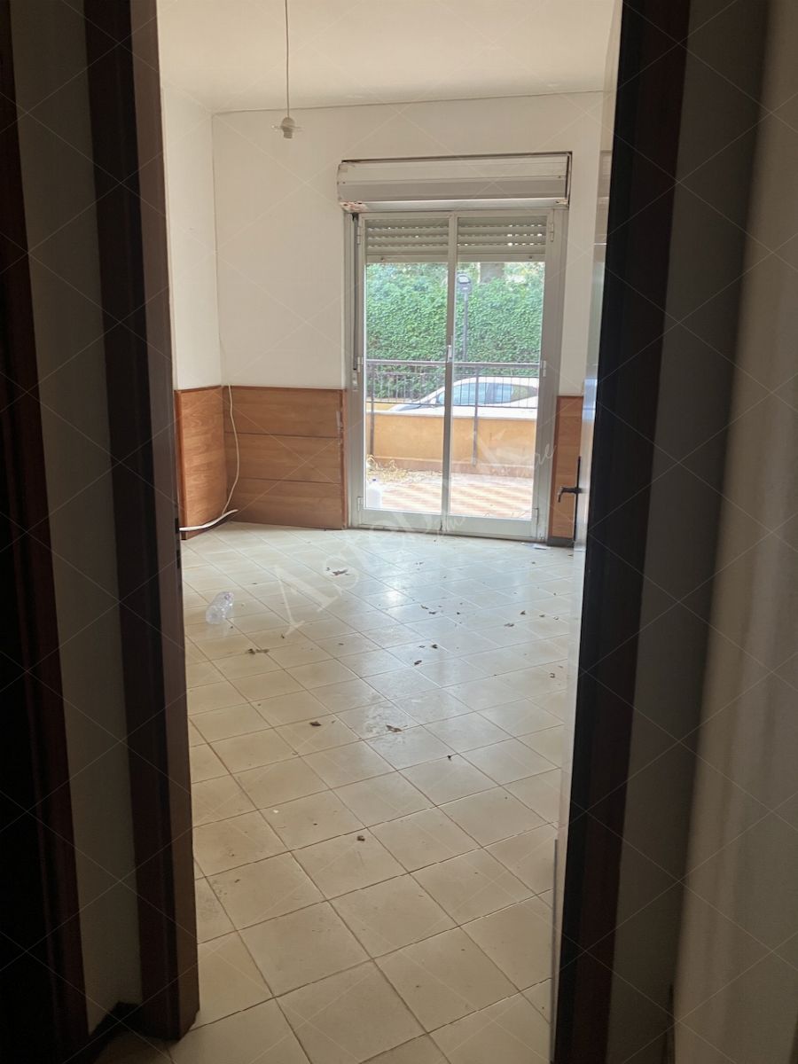 Due immobili commerciali - direzionali in Palermo