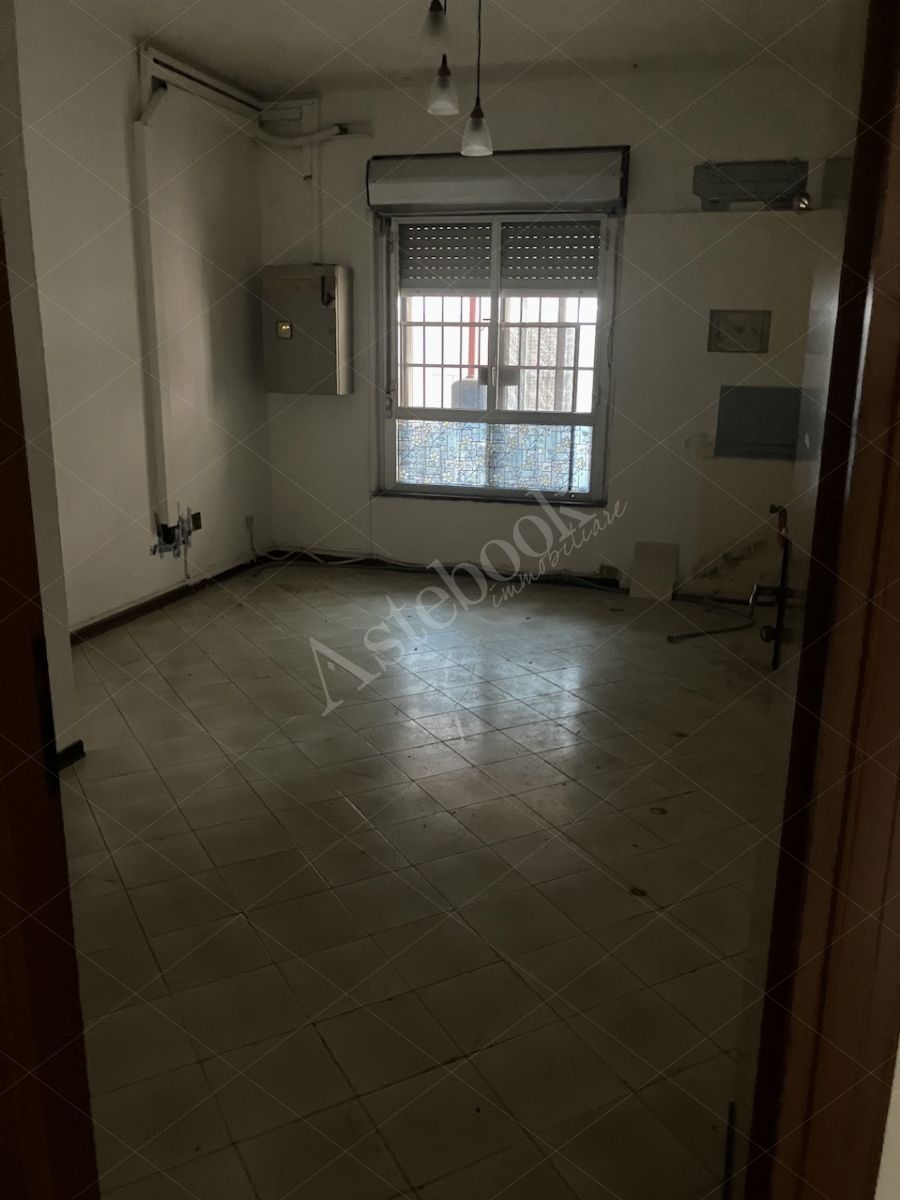 Due immobili commerciali - direzionali in Palermo