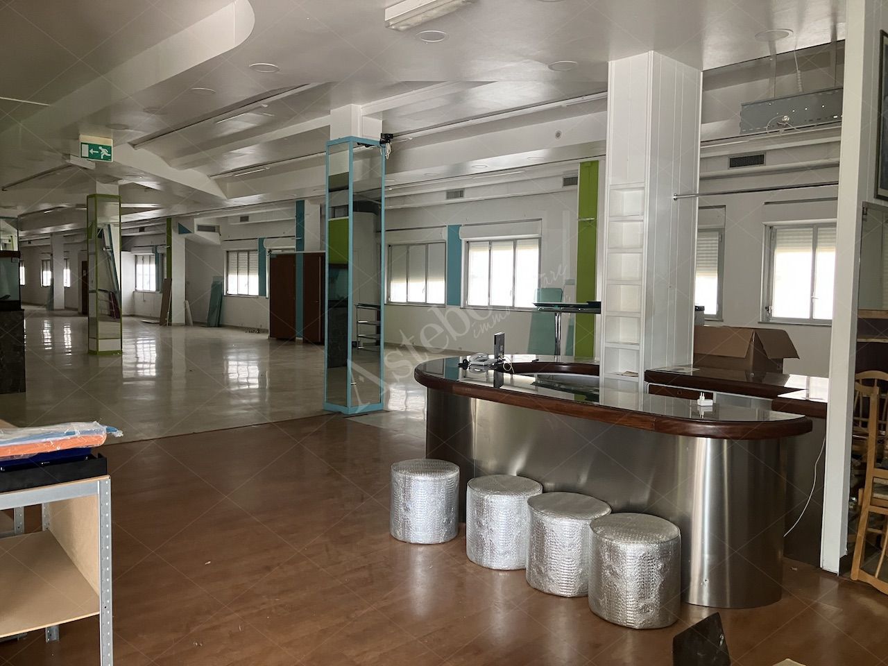 Due immobili commerciali - direzionali in Palermo