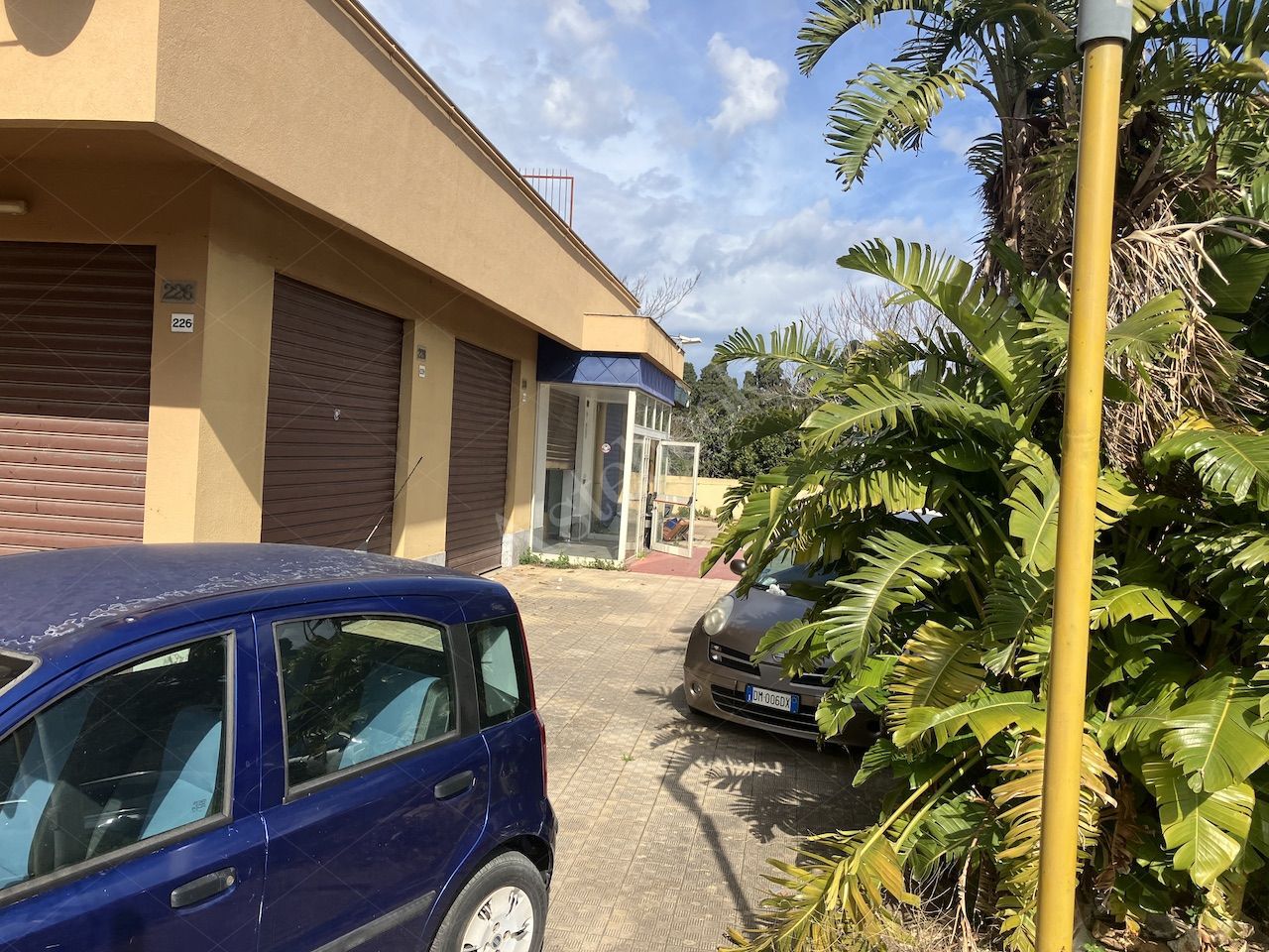 Due immobili commerciali - direzionali in Palermo