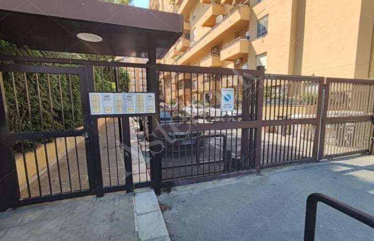 Due immobili commerciali - direzionali in Palermo