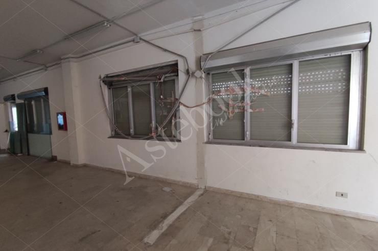 Due immobili commerciali - direzionali in Palermo