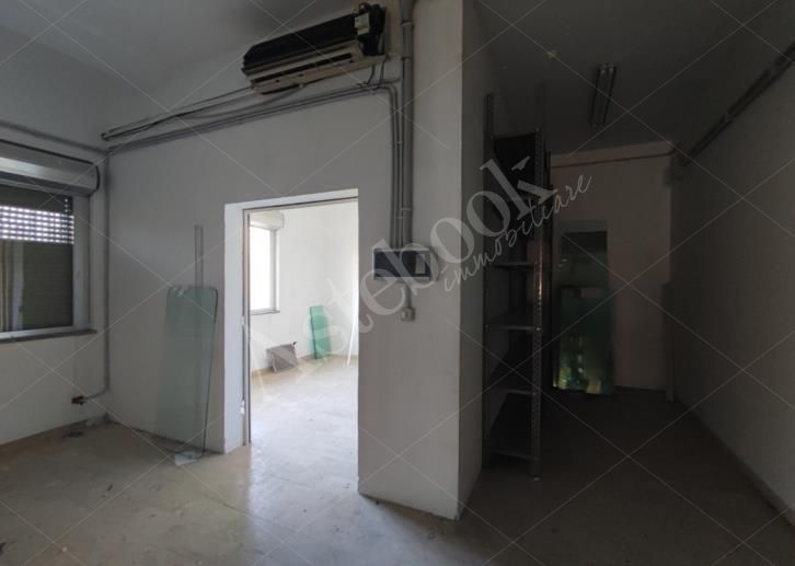 Due immobili commerciali - direzionali in Palermo