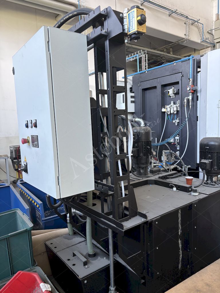 LOTTO 14 - Cella di fresa con robot antropomorfo
