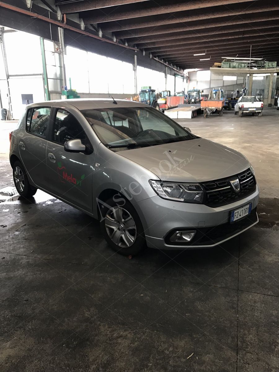LOTTO 4.2 - Autovettura benzina - Dacia Sandero - FZ 411 RY