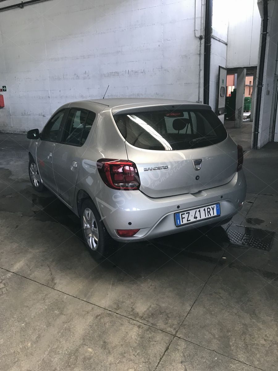 LOTTO 4.2 - Autovettura benzina - Dacia Sandero - FZ 411 RY