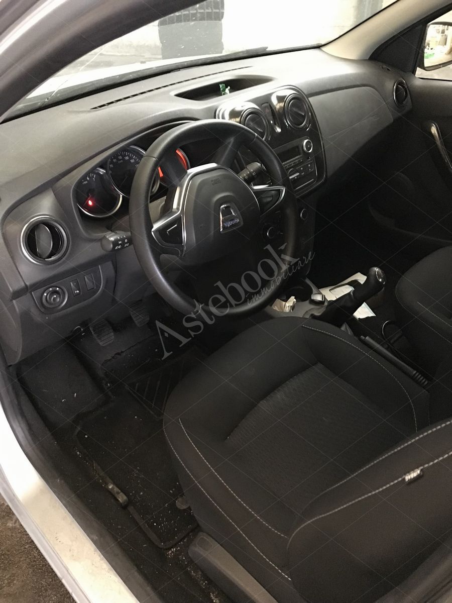 LOTTO 4.2 - Autovettura benzina - Dacia Sandero - FZ 411 RY