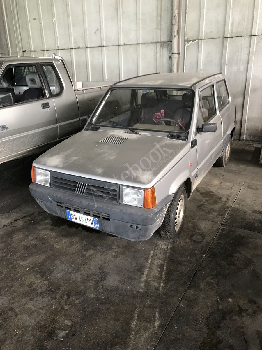 LOTTO 4.5 - Autovettura benzina - Fiat Panda - BW 454 PW