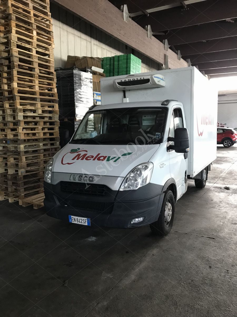 LOTTO 4.8 - Autocarro refrigerato diesel - Iveco 35S15 - EN 842 SF