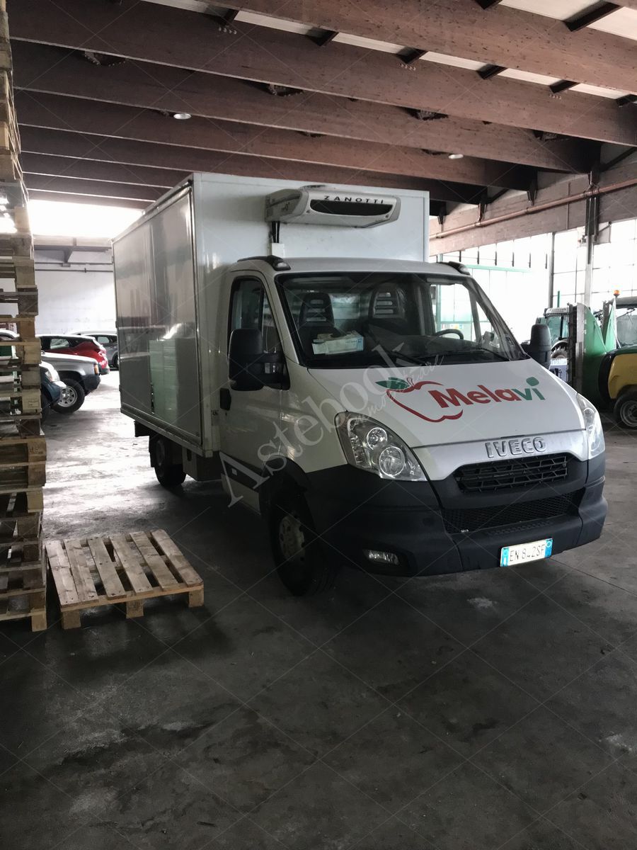LOTTO 4.8 - Autocarro refrigerato diesel - Iveco 35S15 - EN 842 SF