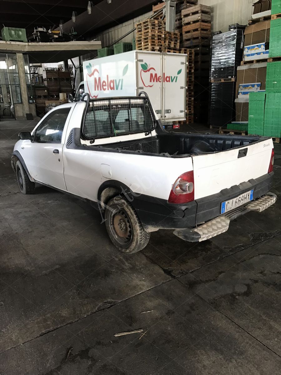 LOTTO 4.9 - Autocarro cassonato diesel - Fiat Strada - CJ 669 HX