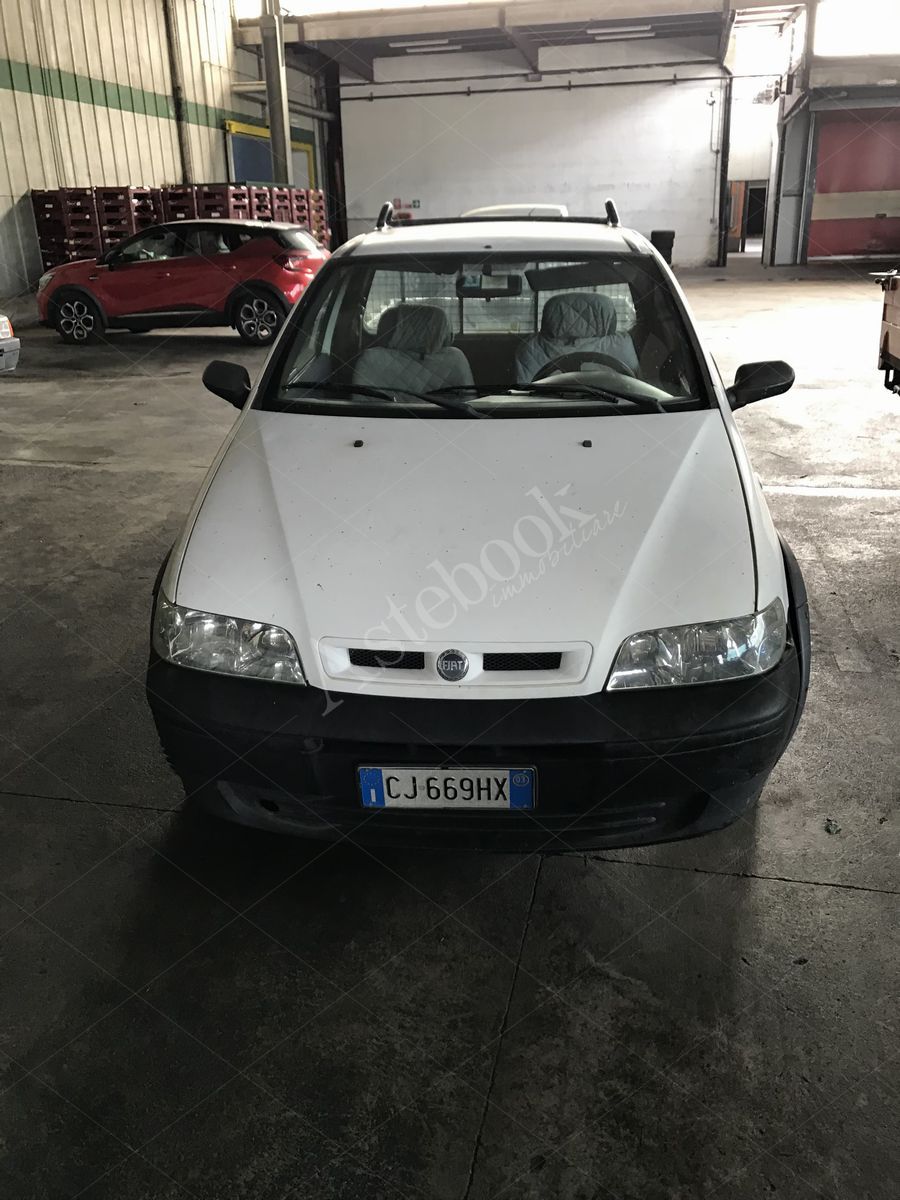 LOTTO 4.9 - Autocarro cassonato diesel - Fiat Strada - CJ 669 HX