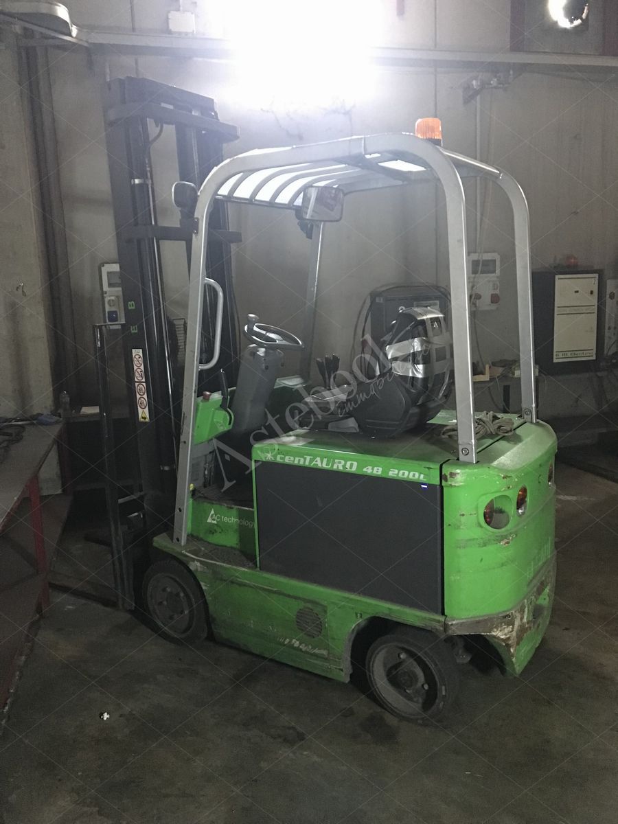 Lotto 5.25 - Lotto di carrelli elevatori elettrici Cesab mod. Centauro 200L