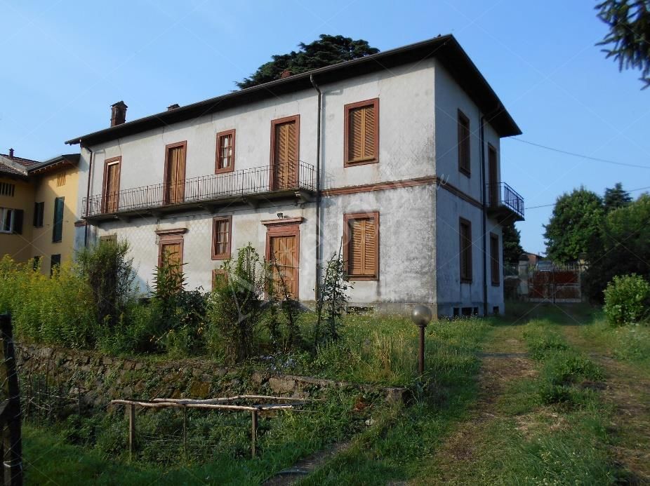 Villa Bifamiliaredi 428 mq in Annone Brianza