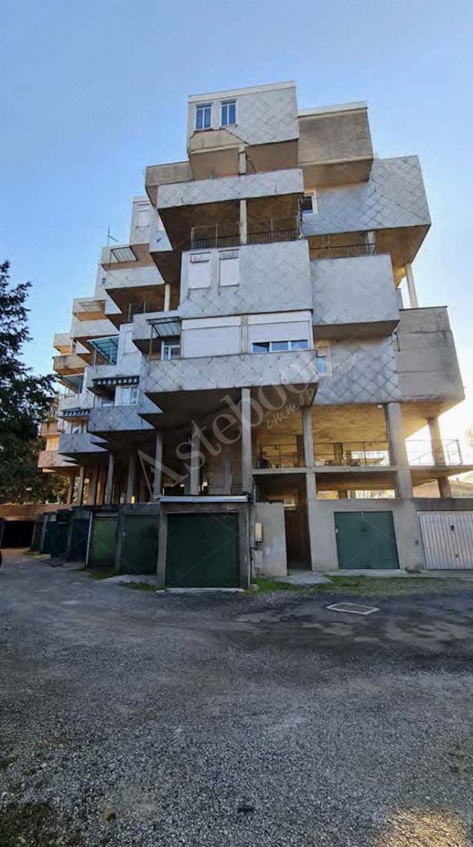 Appartamento al primo piano di 121 mq con box in Calolziocorte