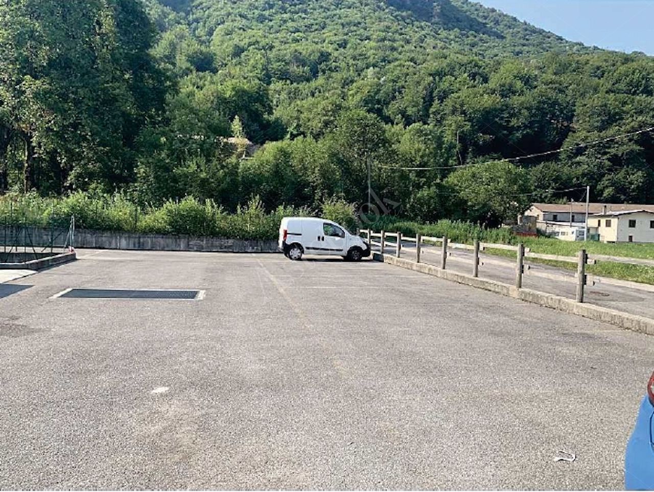 Posto auto esterno in Area Residenziale in Cremeno