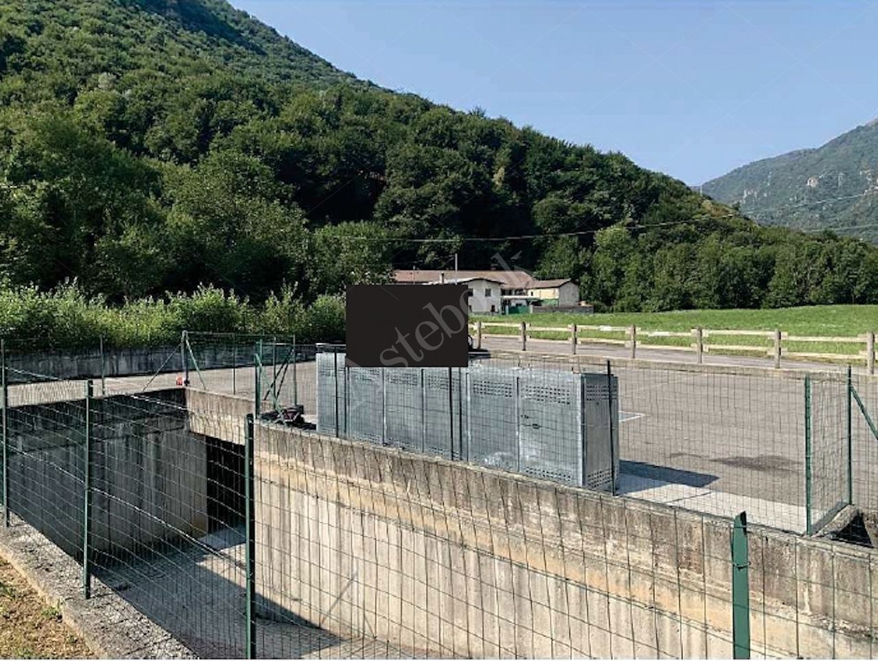 Posto auto esterno in Area Residenziale in Cremeno