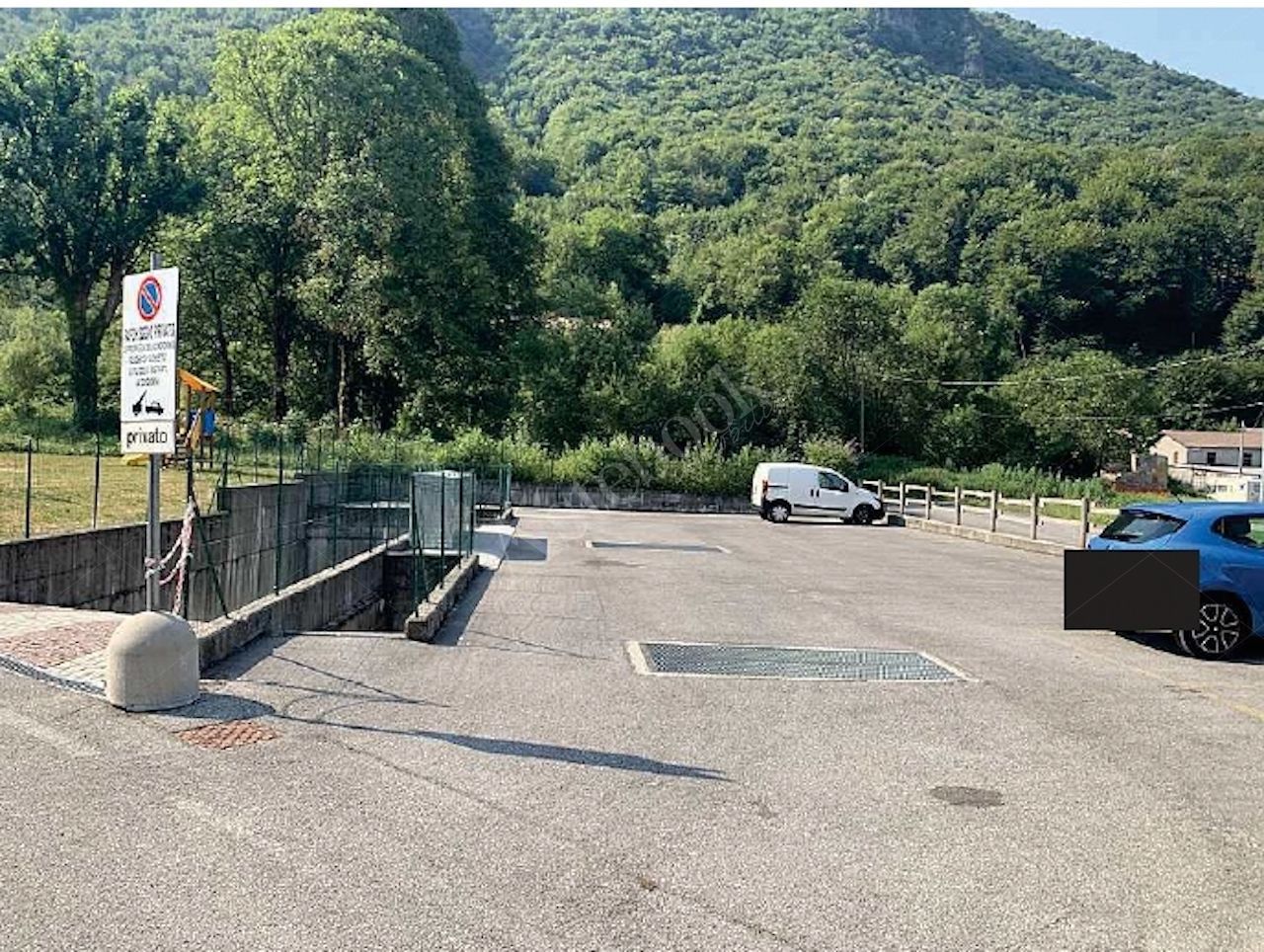 Posto auto esterno in Area Residenziale in Cremeno