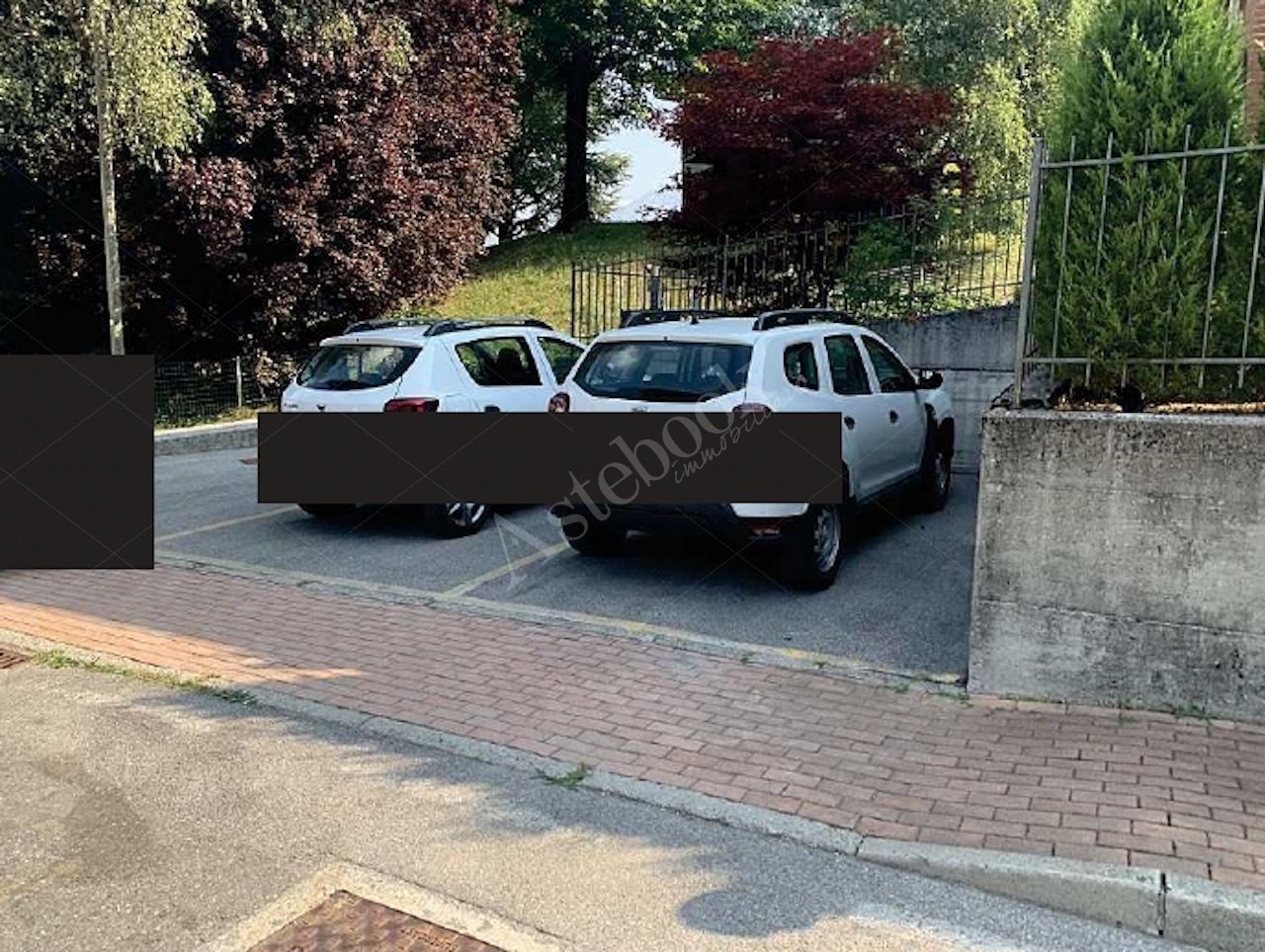 Posto auto esterno in Area Residenziale in Cremeno