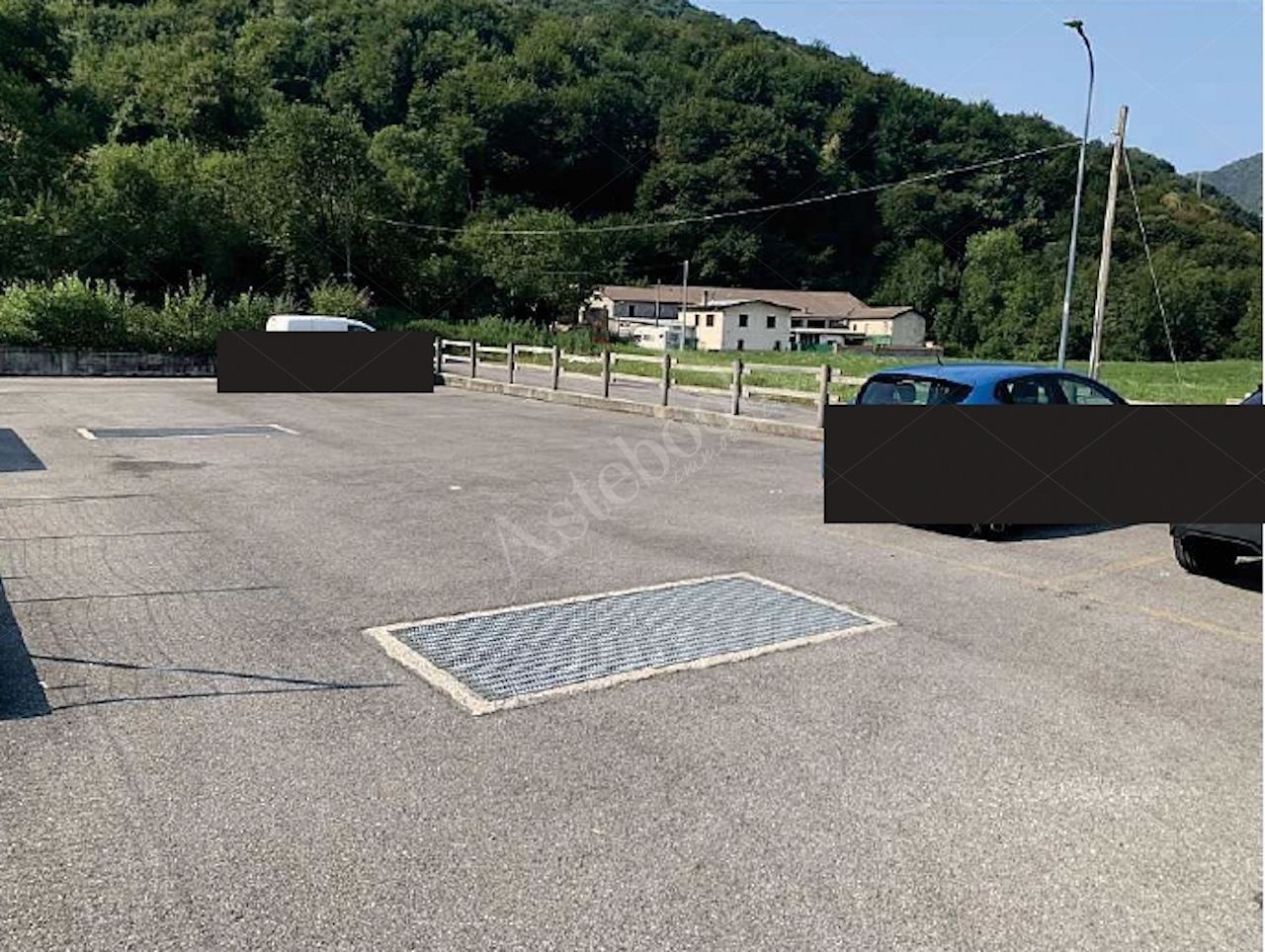 Posto auto esterno in Area Residenziale in Cremeno