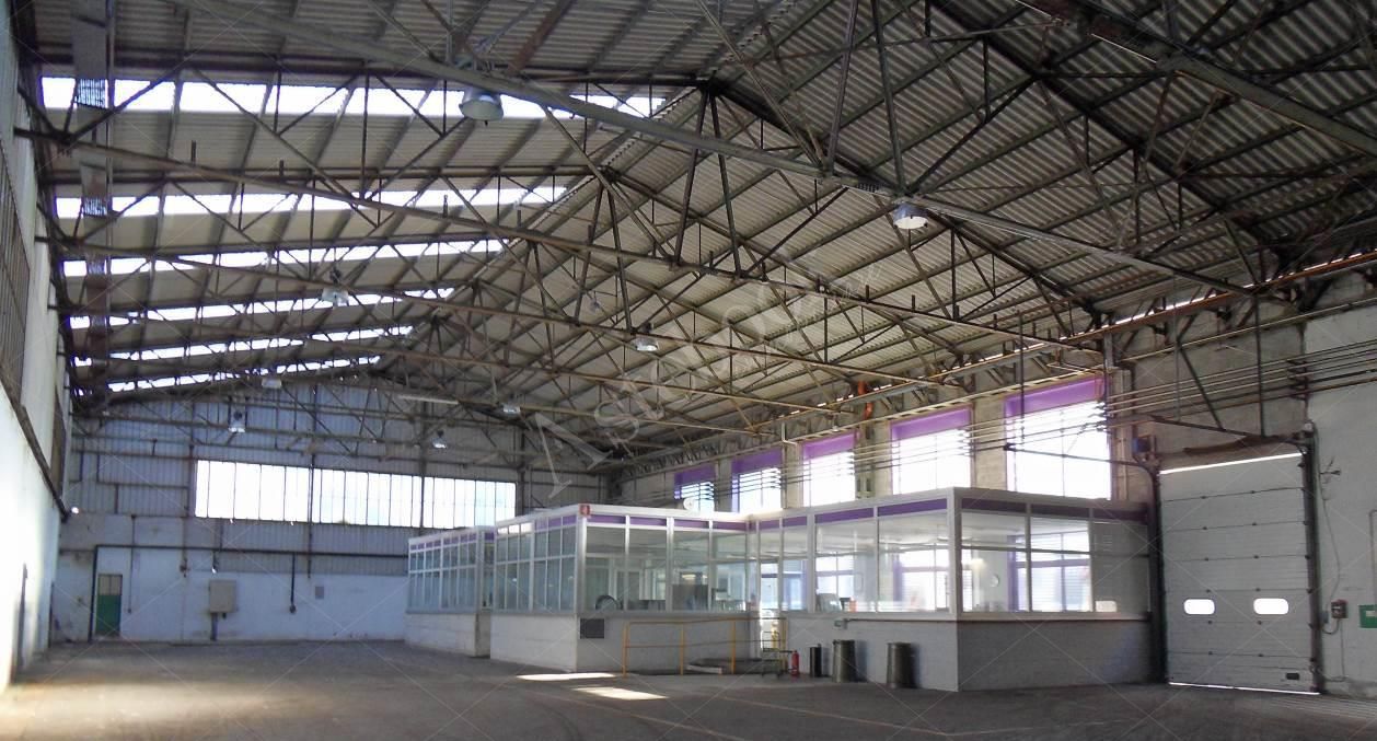 Fabbricati industriali produttivi in Lecco per circa 10.000 mq di superficie