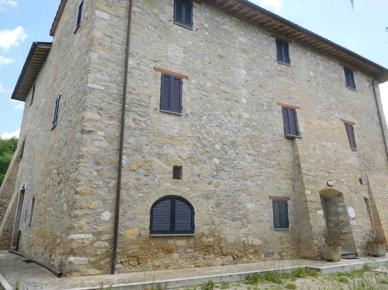 Antico Casale adibito a struttura ricettiva nei pressi del centro storico di Assisi