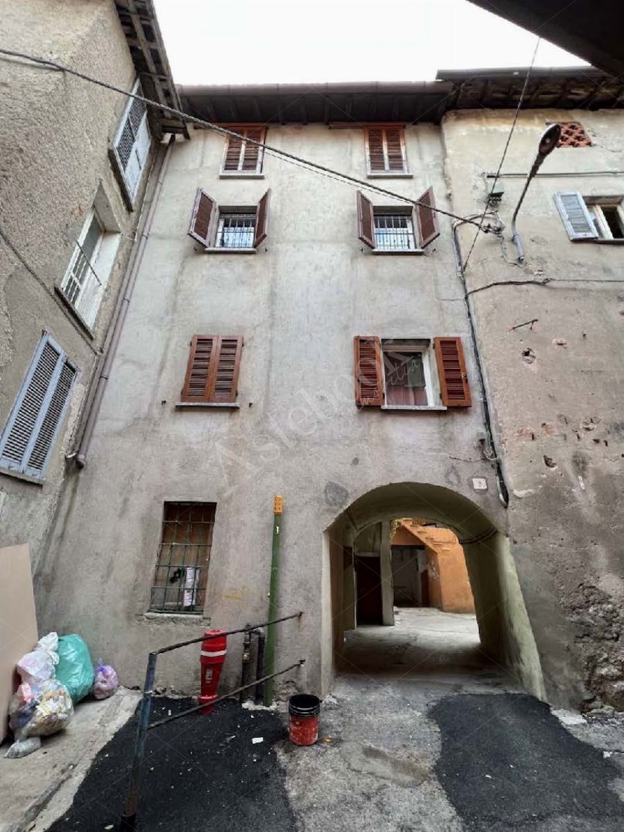 Appartamento di 65 mq con box singolo in Valmadrera