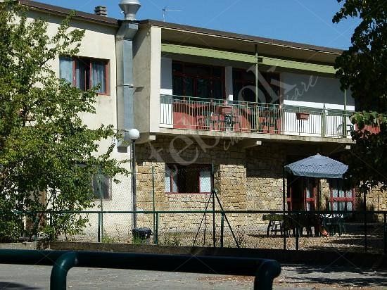 Compendio immobiliare adibito ad Ostello sito in Tavarnelle di 2200 mq