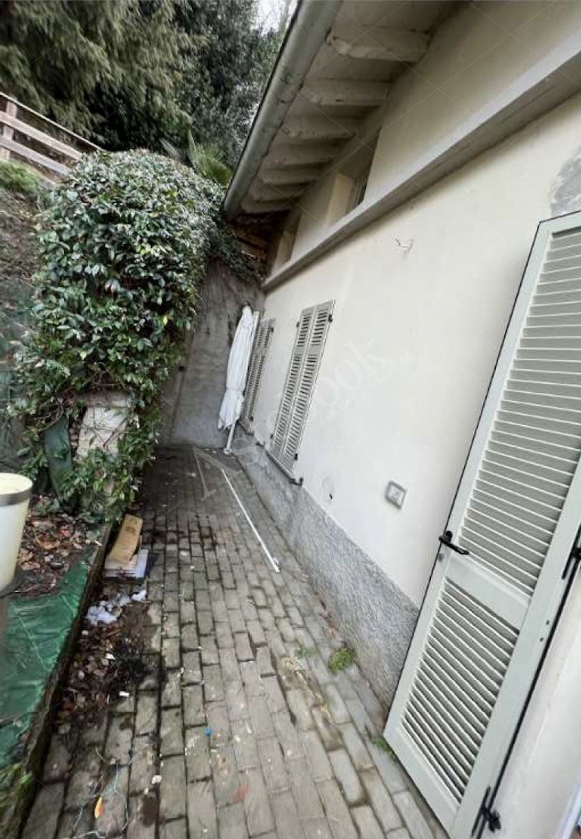 Unit immobiliare a destinazione residenziale di 126 mq con posto auto scoperto in Lecco