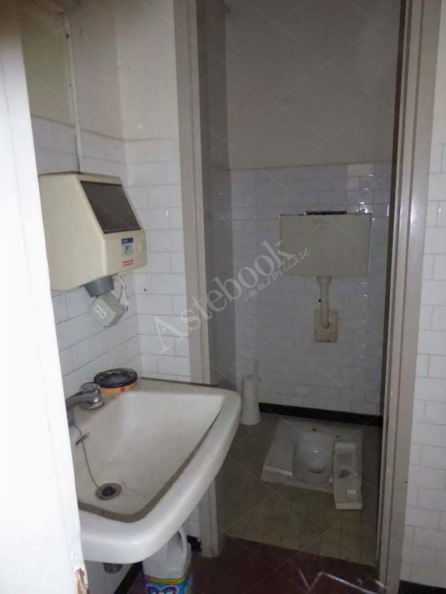 Capannone industriale adibito a smaltimento rifiuti posto su un area di 38.827 mq in Aviano