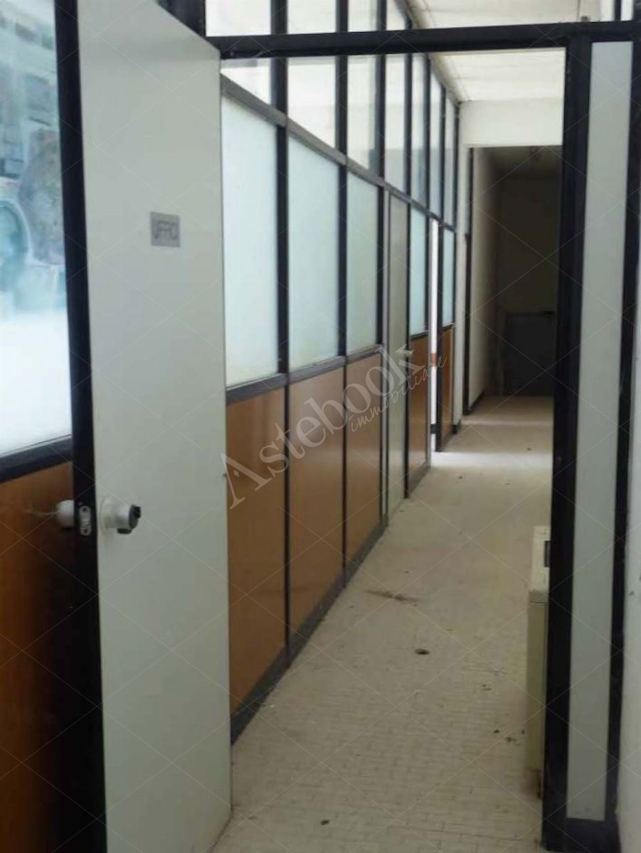 Capannone industriale adibito a smaltimento rifiuti posto su un area di 38.827 mq in Aviano