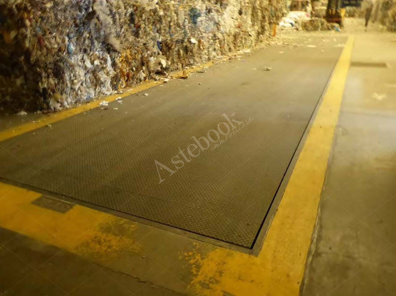 Capannone industriale adibito a smaltimento rifiuti posto su un area di 38.827 mq in Aviano