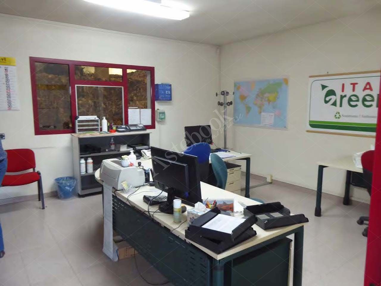 Capannone industriale adibito a smaltimento rifiuti posto su un area di 38.827 mq in Aviano