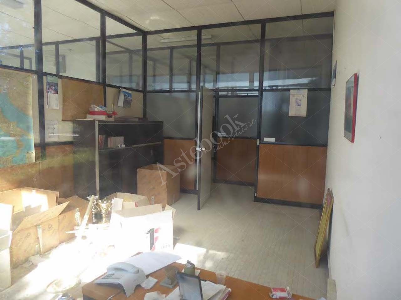 Capannone industriale adibito a smaltimento rifiuti posto su un area di 38.827 mq in Aviano