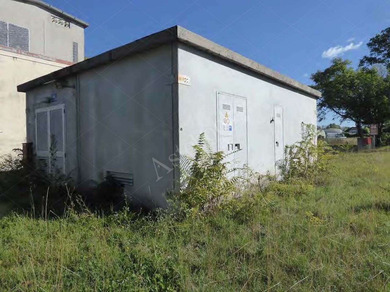 Capannone industriale adibito a smaltimento rifiuti posto su un area di 38.827 mq in Aviano