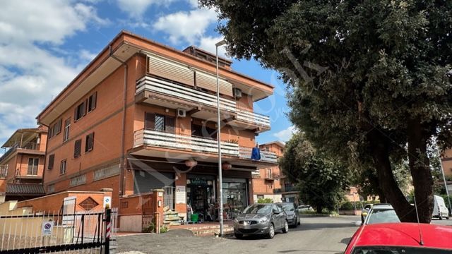 Appartamento al primo piano di 175 mq in Roma