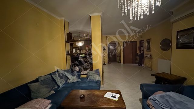Appartamento al primo piano di 175 mq in Roma