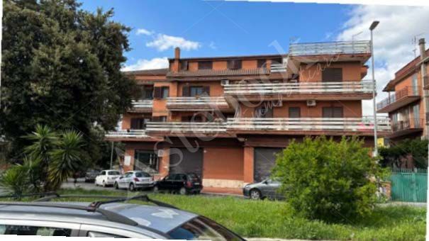 Appartamento al primo piano di 175 mq in Roma