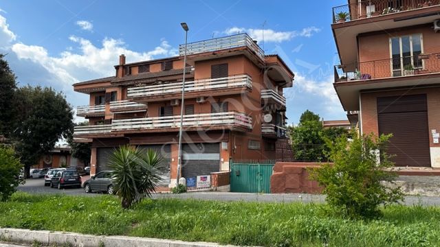 Appartamento al primo piano di 175 mq in Roma