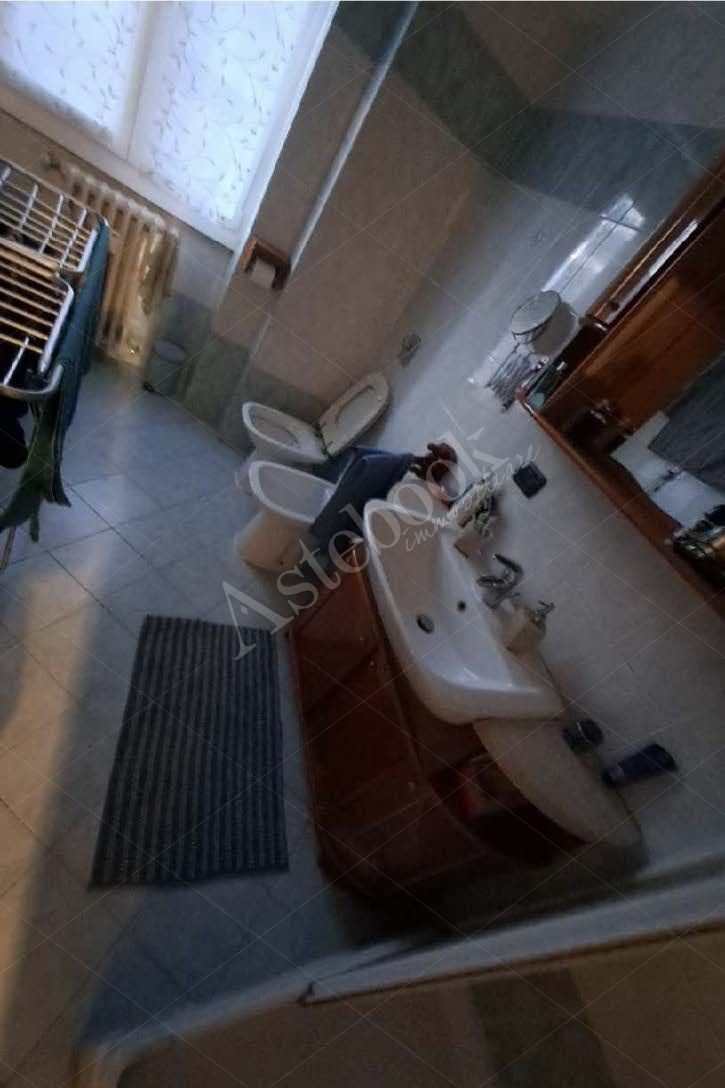 Nuda propriet di appartamento oltre a cantina e autorimessa in Mariano Comense